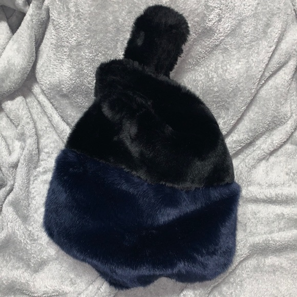 Zara Handbags - Zara furry purse